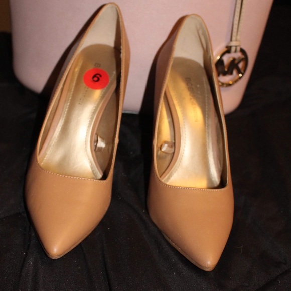 Shoes - Picture 2 of 3